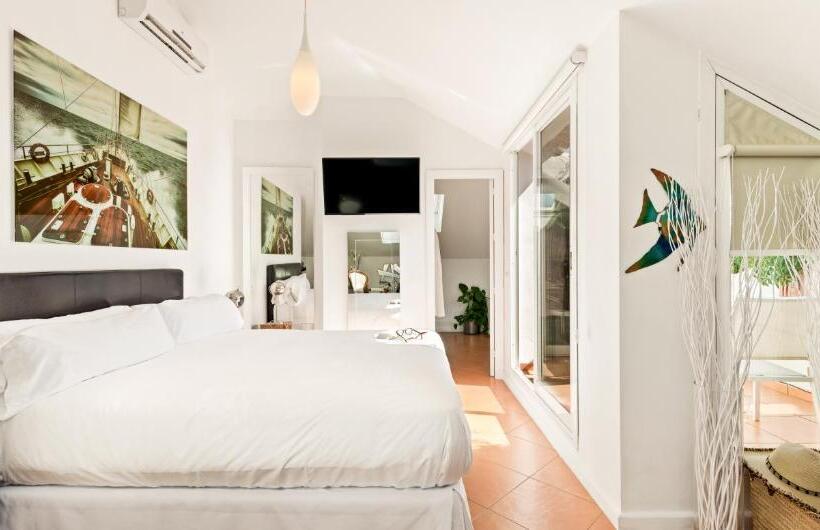 غرفة ديلوكس مزودة بشرفة, Molo Luxury Suites Puerto Banus