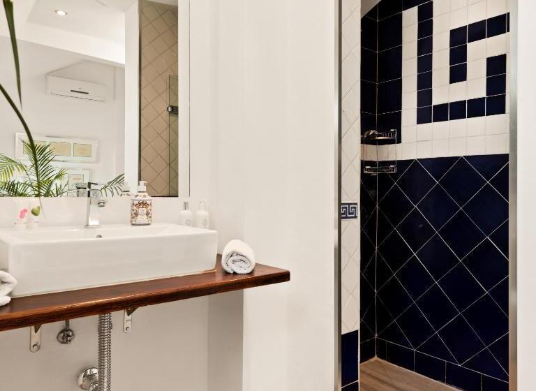 Номер Стандарт с Гидромассажем, Molo Luxury Suites Puerto Banus