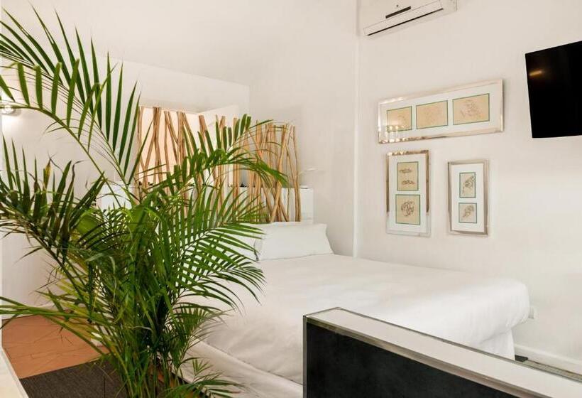 Номер Стандарт с Гидромассажем, Molo Luxury Suites Puerto Banus