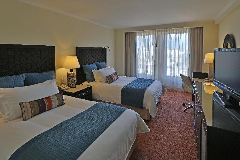 غرفة ديلوكس مزودة بشرفة, Molo Luxury Suites Puerto Banus