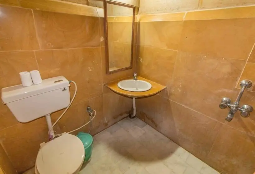 تختخواب در اتاق مشترک, Oasis Haveli Jaisalmer
