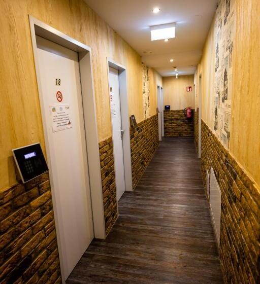 공동 객실, Do Step Inn Central   Self Service Hostel