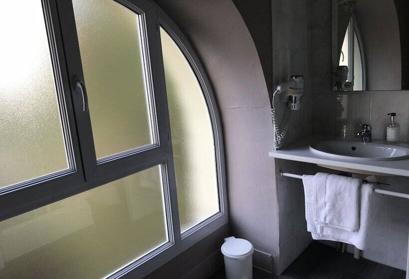 Номер Стандарт, Hôtel Evian Express   Terminus