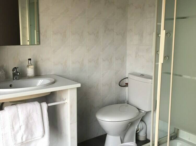 Номер Стандарт, Hôtel Evian Express Terminus