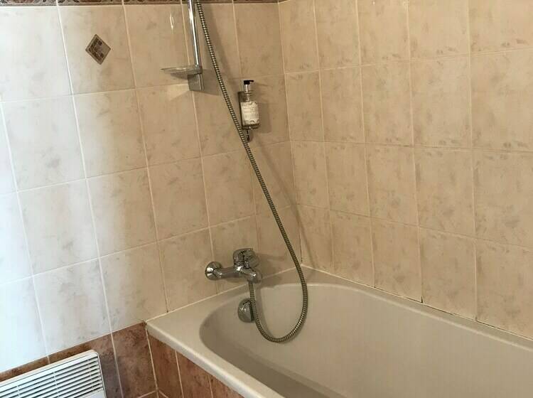 Номер Стандарт, Hôtel Evian Express Terminus