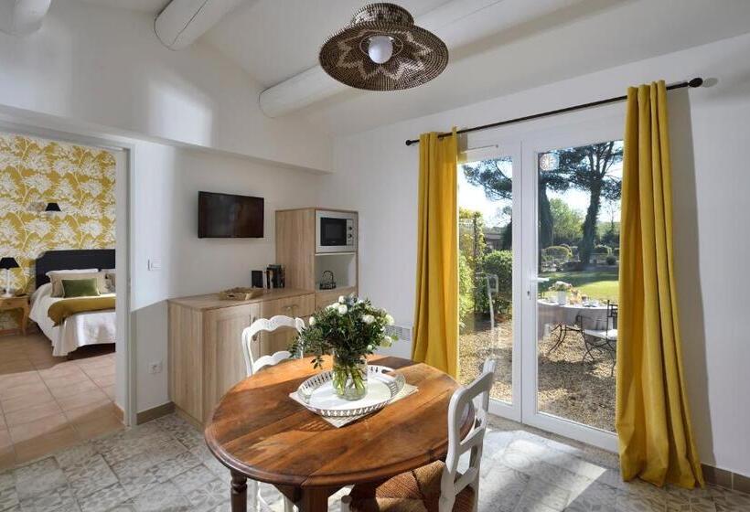 Номер Дюплекс, Les Mazets De Marie De Jules