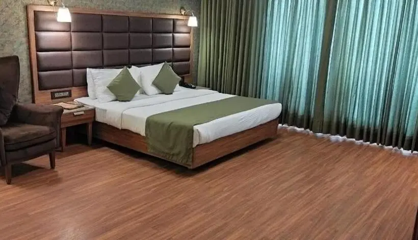 اتاق اکونومی, Midtown Grand