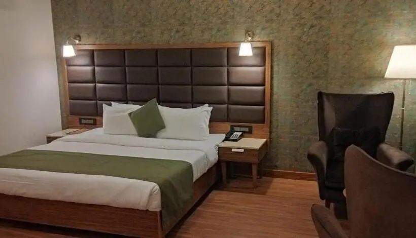 اتاق اکونومی, Midtown Grand