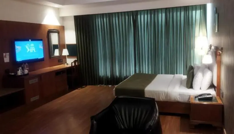 اتاق اکونومی, Midtown Grand