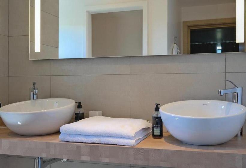 غرفة ديلوكس مزودة بشرفة, Villa Lascaux, Maison D Hôtes