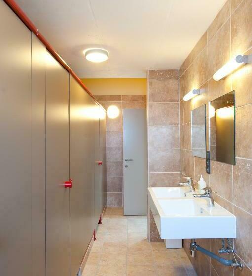 חדר סטנדרטי לארבעה עם חדר אמבטיה משותף, Leuven City Hostel