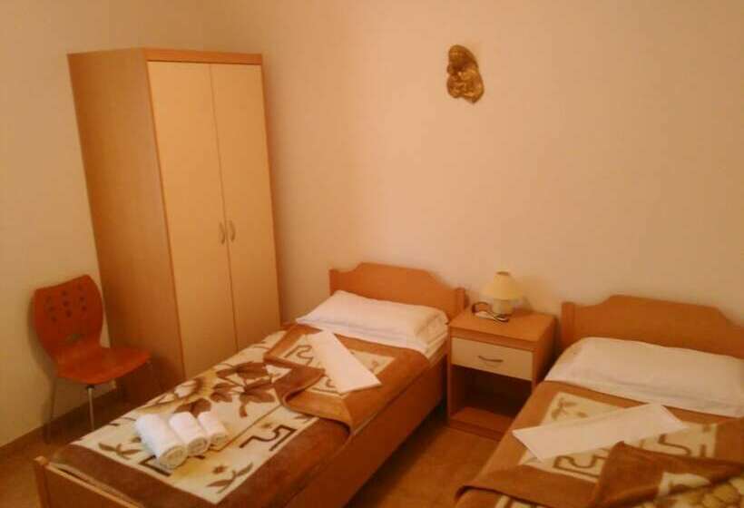 اتاق استاندارد, Domus Damar