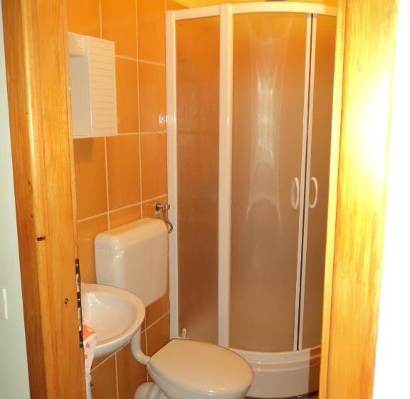 اتاق استاندارد سه نفره, Pansion Modana Medjugorje