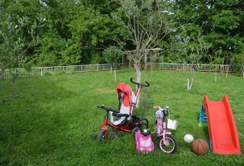 اتاق استاندارد سه نفره, Pansion Modana Medjugorje