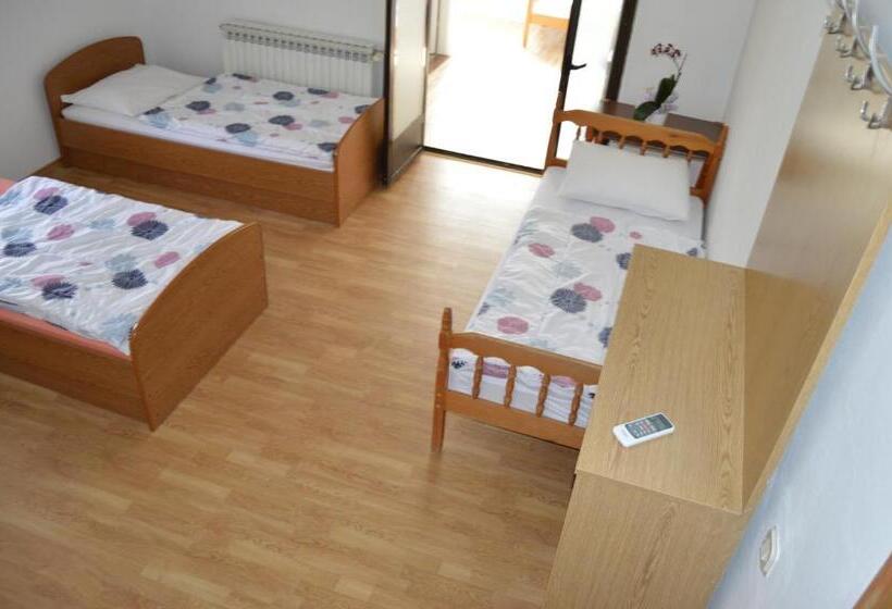 اتاق استاندارد چهار تخته, Pansion Modana Medjugorje