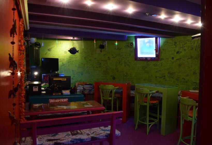 تختخواب در اتاق مشترک, Hostel Balkan Han