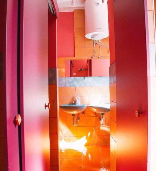 تختخواب در اتاق مشترک, Hostel Balkan Han