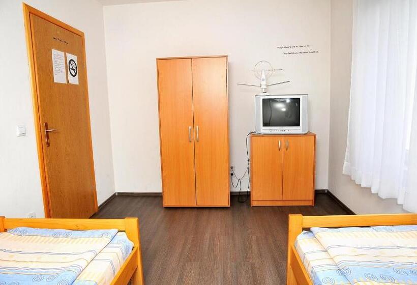 اتاق استاندارد, Hostel Room