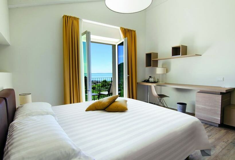 Полулюкс Вид на Озеро, Ca' Barbini Resort