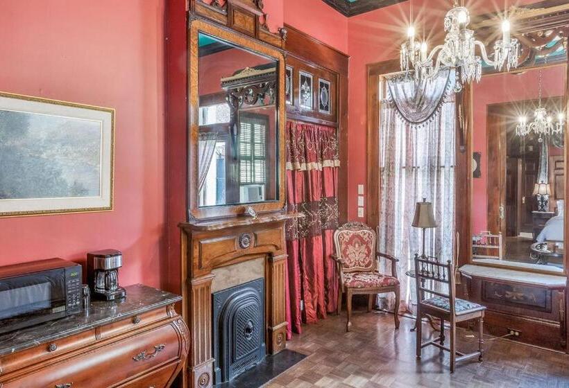 غرفة ديلوكس رباعية, Royal Barracks Guest House