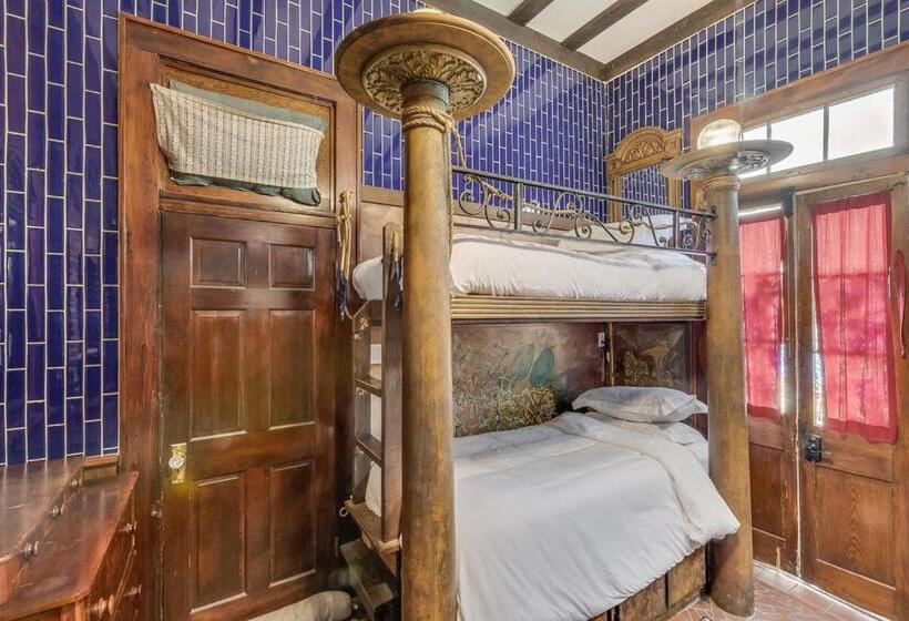 غرفة إقتصادية, Royal Barracks Guest House