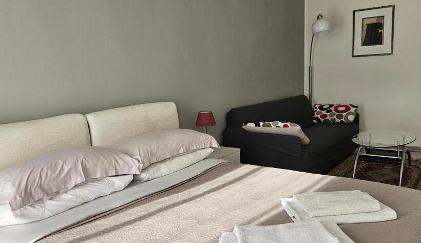 آپارتمان 2 خوابه با بالکن, B&b Amaverona