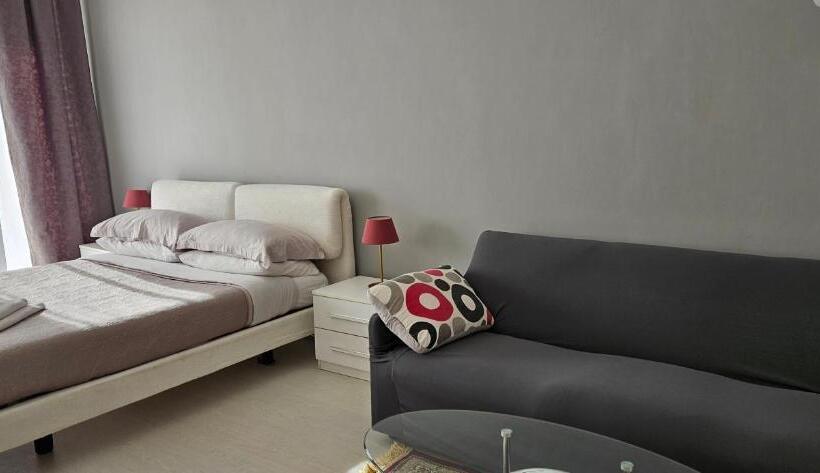 آپارتمان 2 خوابه با بالکن, B&b Amaverona