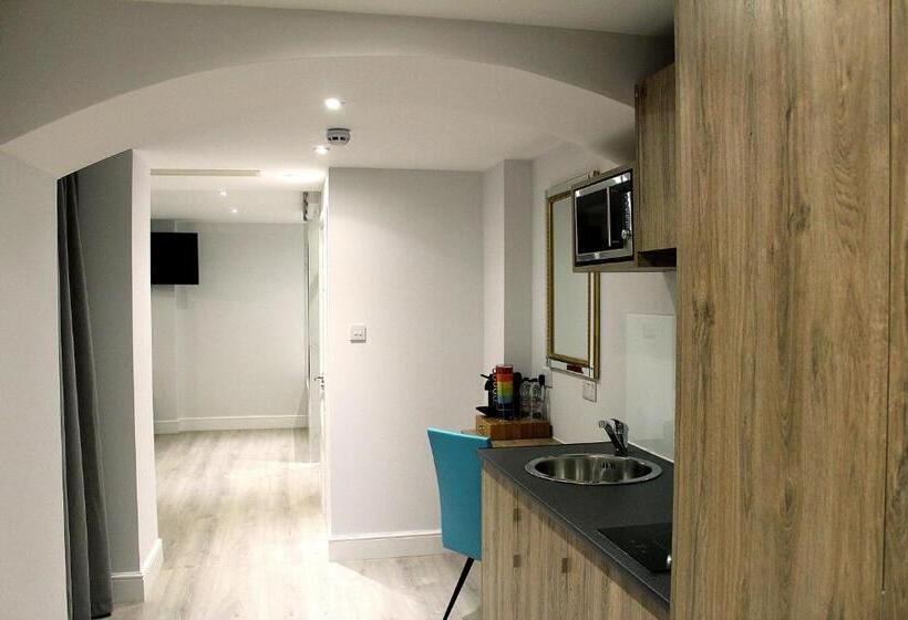 Suite with Hot Tub, 1 Craven Hill Gardens