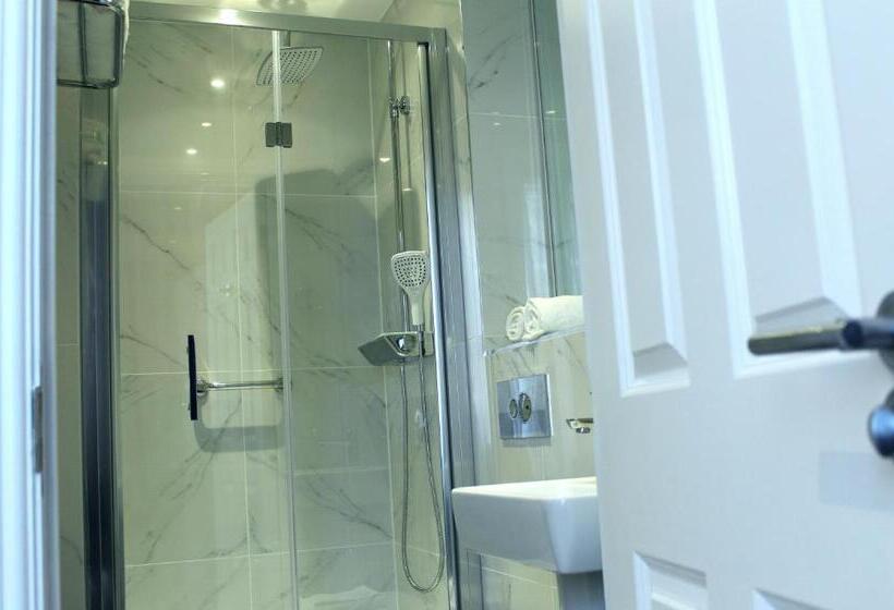 Standard Room, 1 Craven Hill Gardens