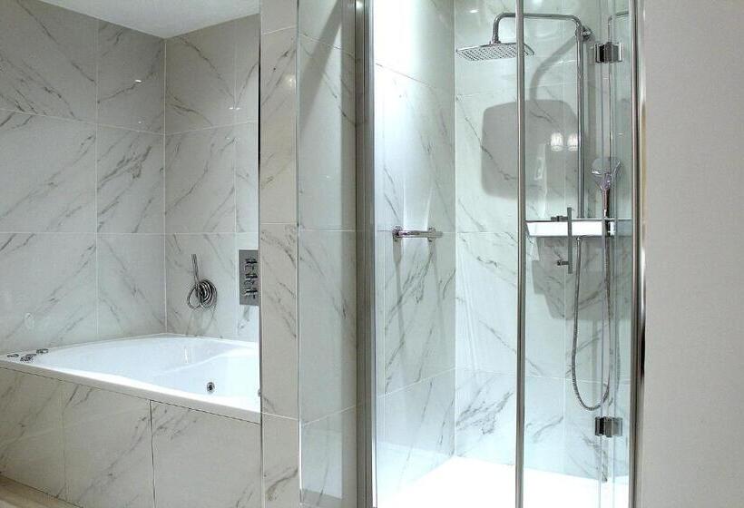 Suite with Hot Tub, 1 Craven Hill Gardens