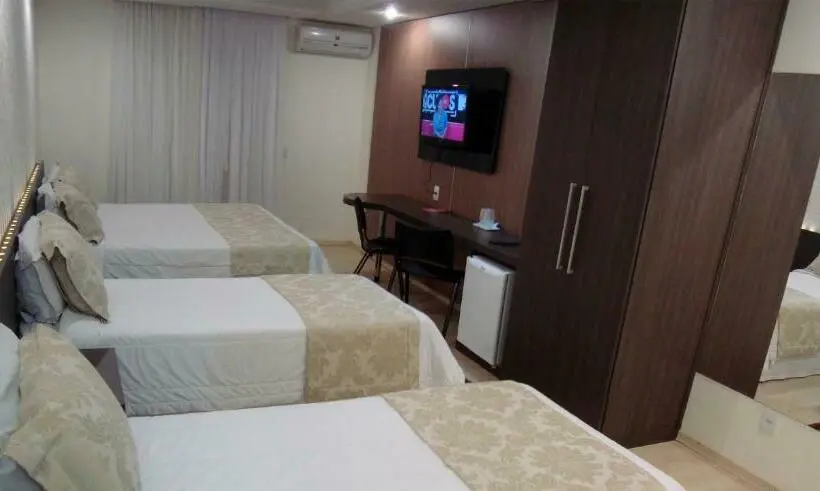 デラックスの４人部屋, Gontijo Inn