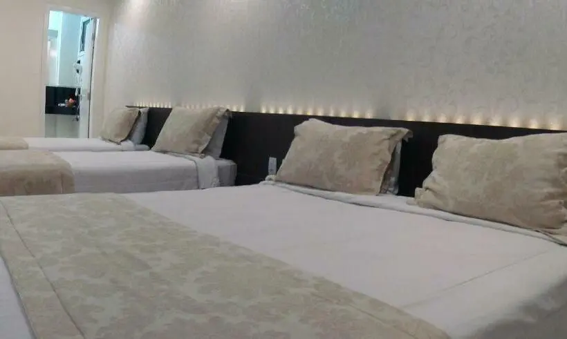 デラックスの４人部屋, Gontijo Inn