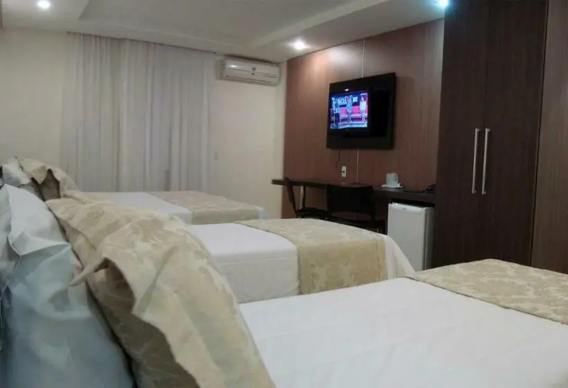 デラックスの４人部屋, Gontijo Inn