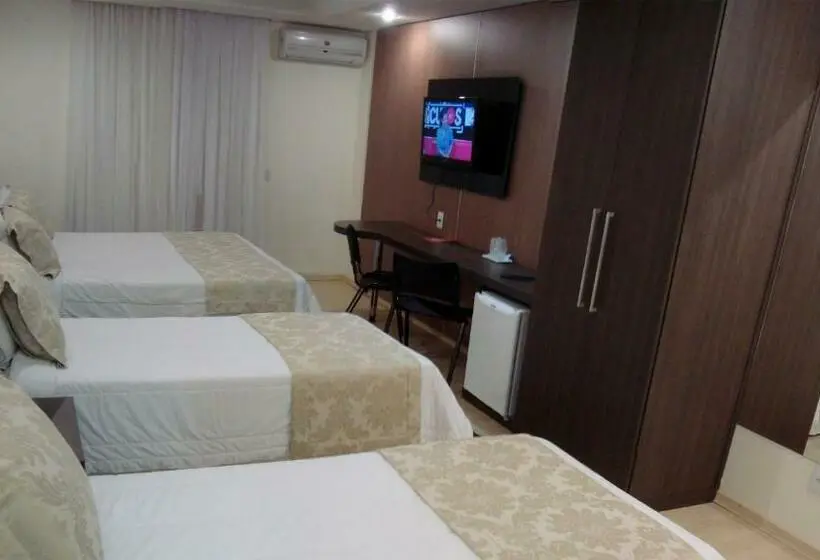 デラックスの４人部屋, Gontijo Inn