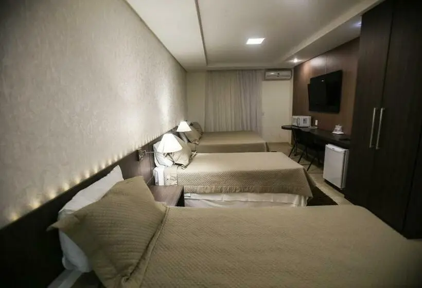 デラックスの４人部屋, Gontijo Inn