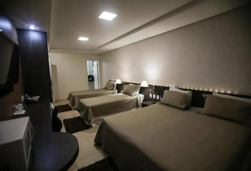 デラックスの４人部屋, Gontijo Inn