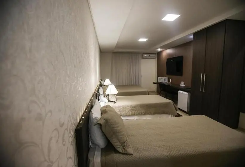 デラックスの４人部屋, Gontijo Inn