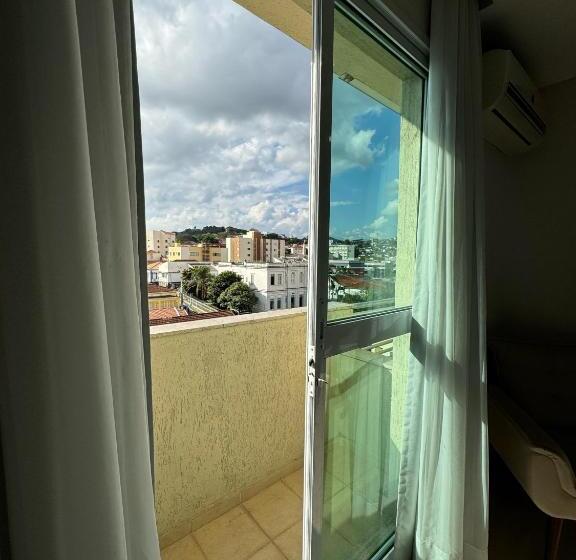 חדר דלוקס לארבעה, Gontijo Inn