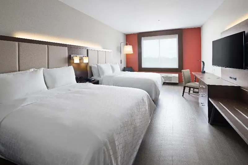 身障者適用クイーンサイズベッドルーム, Holiday Inn Express & Suites Lubbock Central   Univ Area, An Ihg