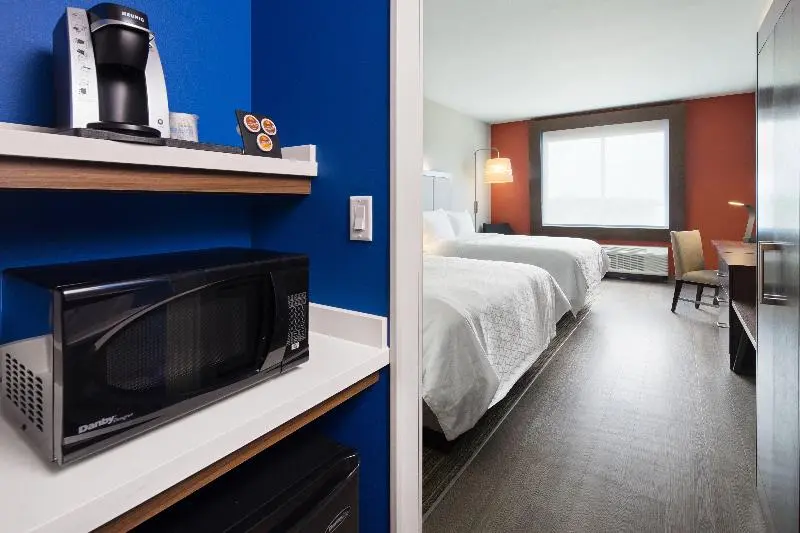 身障者適用クイーンサイズベッドルーム, Holiday Inn Express & Suites Lubbock Central   Univ Area, An Ihg