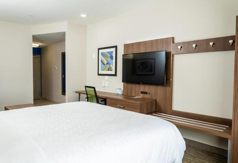 适合残疾人士使用的带超级大床的标准间, Holiday Inn Express & Suites Lubbock Central   Univ Area, An Ihg