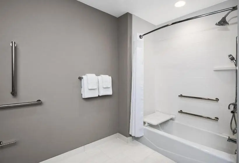 身障者適用スイートルーム, Holiday Inn Express & Suites Lubbock Central   Univ Area, An Ihg