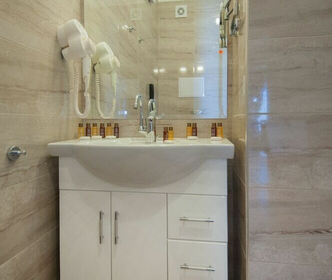 Quarto Economy, Rome Palace Deluxe   All Inclusive Premium