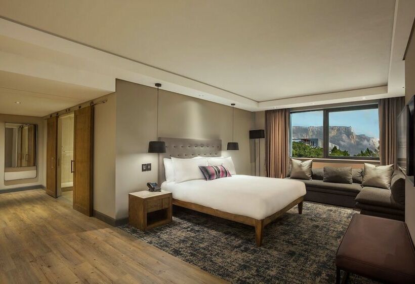 סוויטה, Sunsquare Cape Town City Bowl