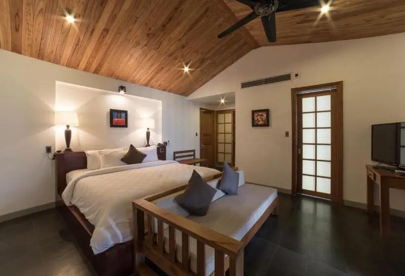 اتاق لوکس با چشم‌انداز دریاچه, Vedana Lagoon Resort & Spa