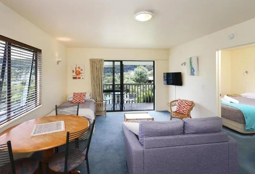 Superior Kolmen Hengen Huone, Waiheke Island Motel