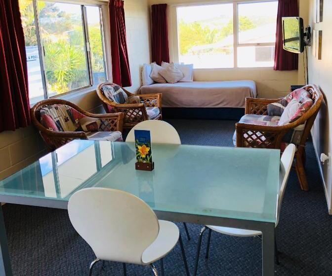 Семейный Номер, Waiheke Island Motel