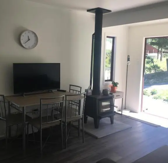 Maja/Mökki, Waiheke Island Motel
