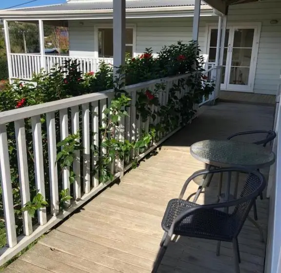 Perhebungalow, Waiheke Island Motel