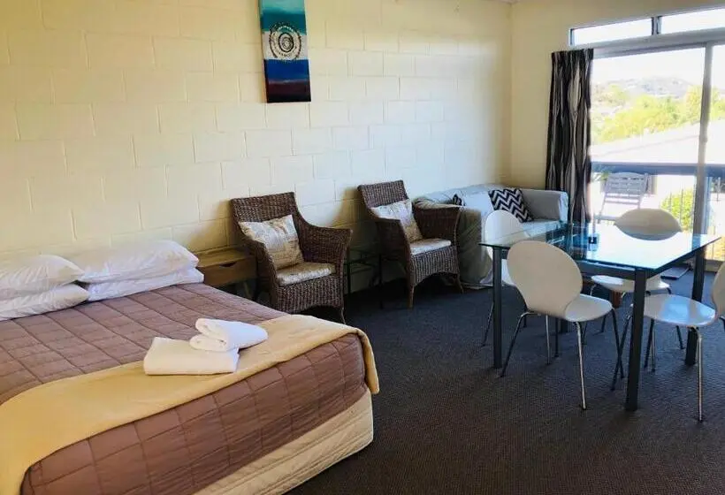 Perhehuone, Waiheke Island Motel